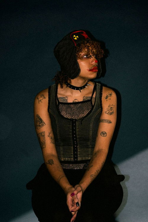 Rafda Batista as Rav