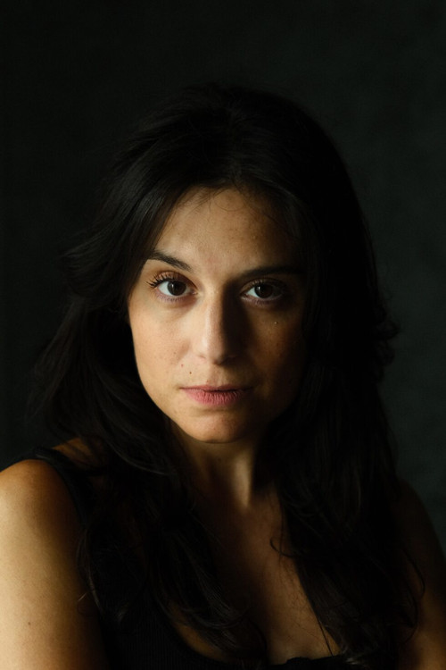 Magaly Teixeira as Dona