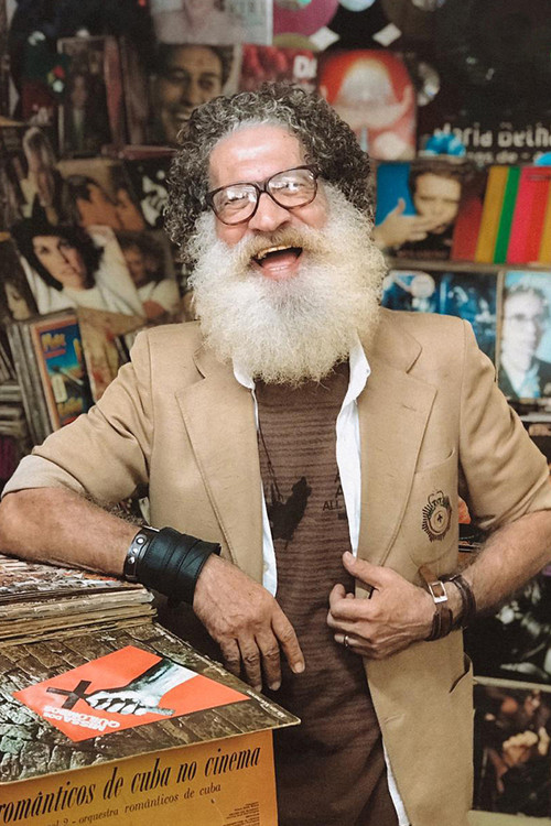 Valter Vieira da Silva as Self (as Golias)