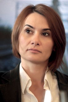 Clara Vodă as Doamna Savu