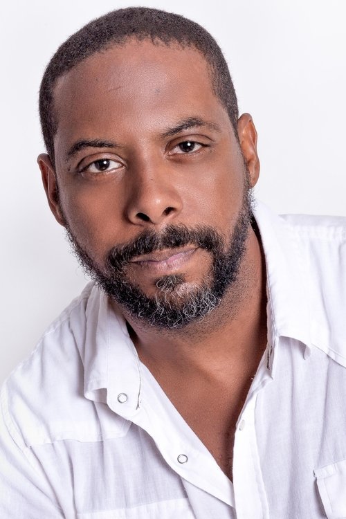 André Ramiro as Juninho