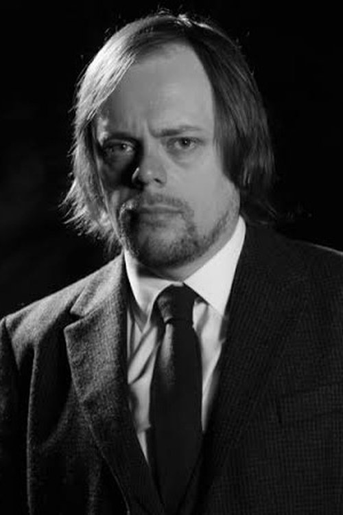 Lawrie Brewster as Arlo