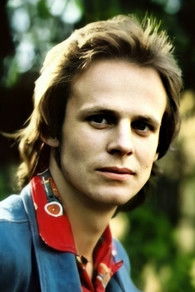 Kenneth Gärdestad as Swedish Guy Playing Guitar (uncredited)