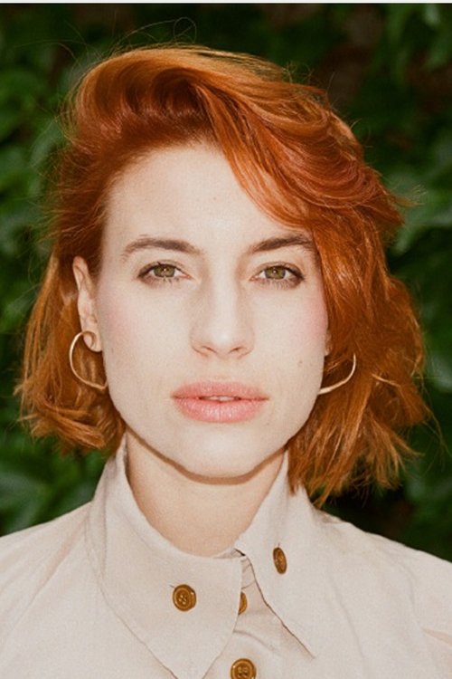 Lisa-Lena Tritscher as Wife