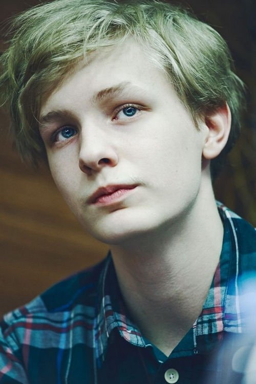 Kåre Hedebrant as Lucas