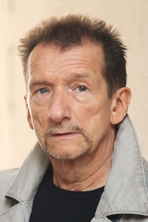 Bernd Gajkowski as Peter