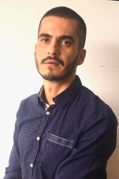 André Magalhães as Gustavo