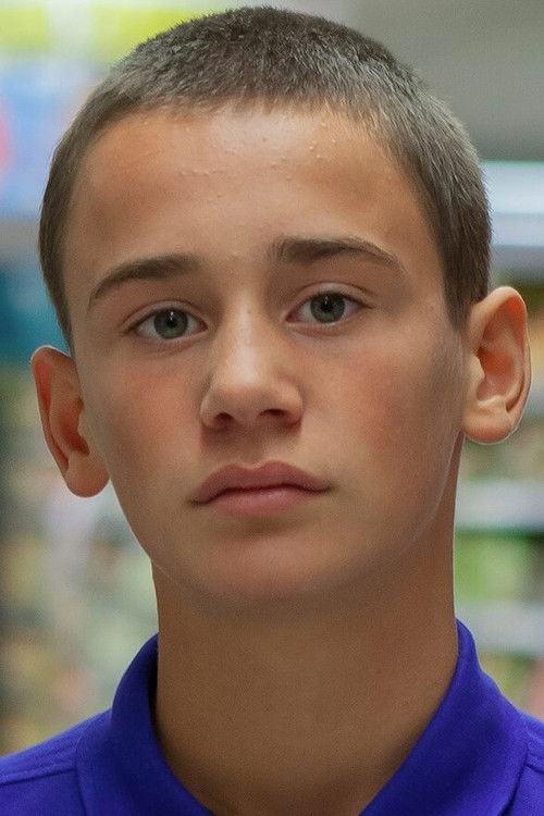 Mingus Claessen as Joshua