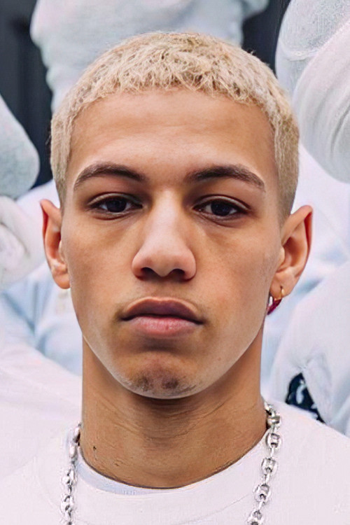 Abdelmalik Yahyaoui as Karim El Yadari