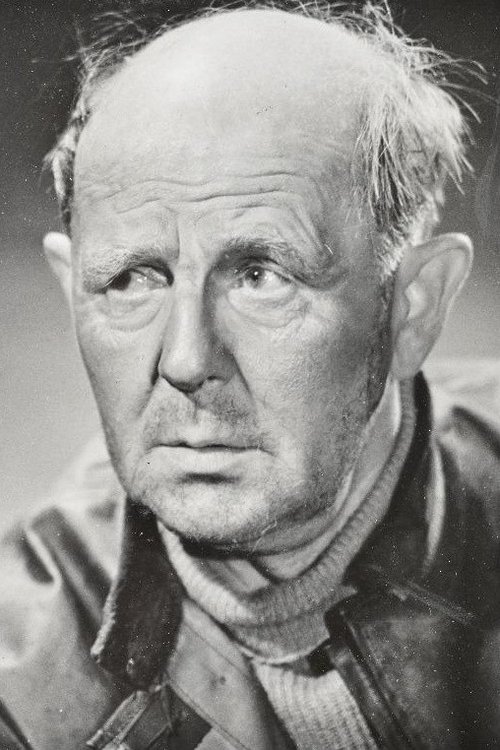 Arnold Kasuk as Pastor