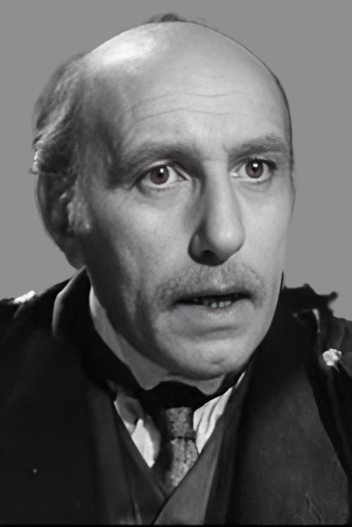 Félix Fernández as Don Baldomero