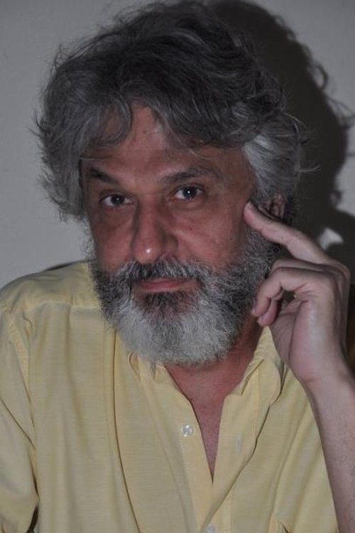 Leo Wainer as Primo Francisco