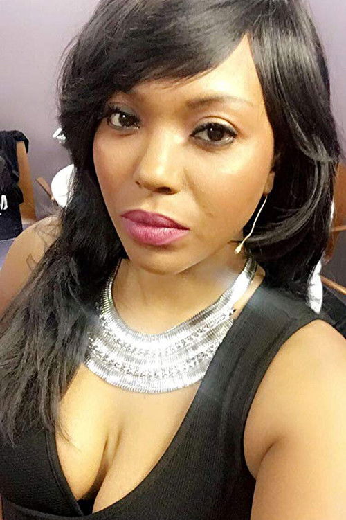 Chanel Young as Aunt Linda