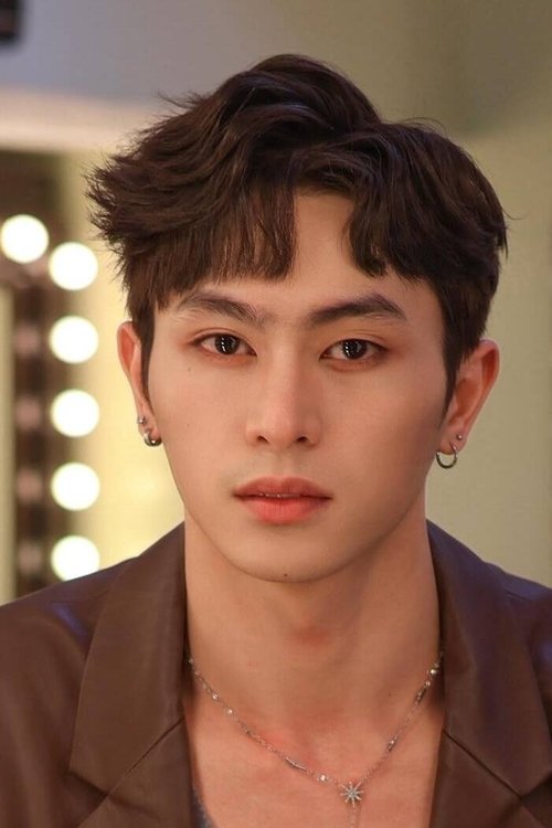 Niko Badayos as Restaurant singer