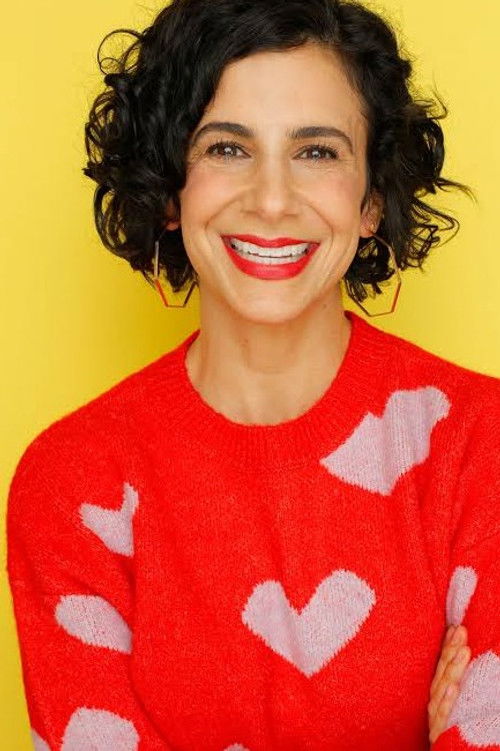 Caroline Keeler as Lisa Carver