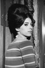 Sheryl Deauville as Model (uncredited)