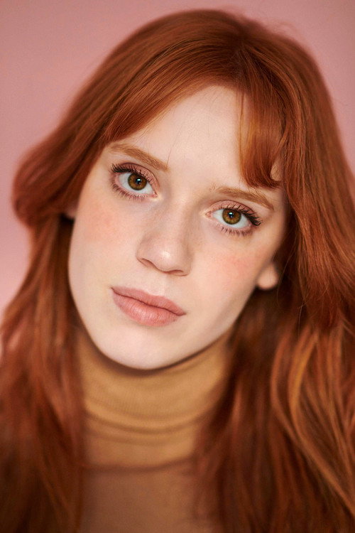 Sophie Lachman as Gracie