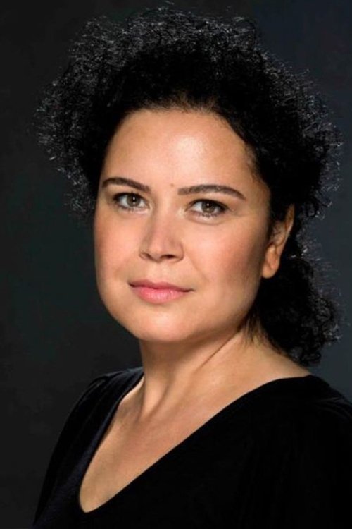 Gülsüm Alkan as Nermin