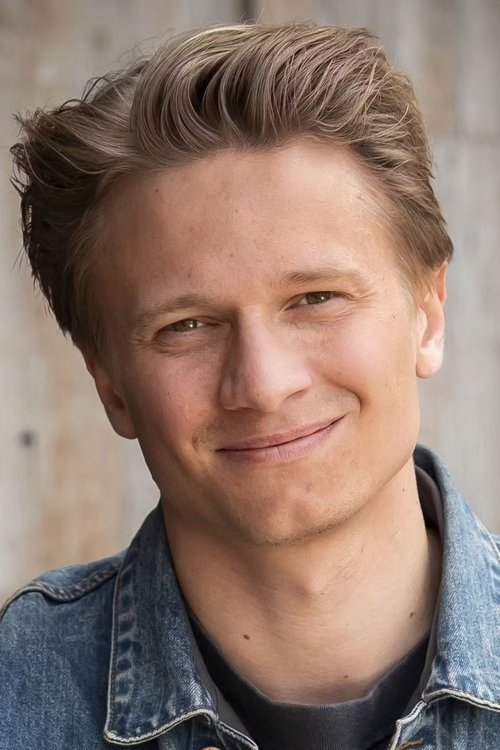 Mathias Käki Jørgensen as Oliver