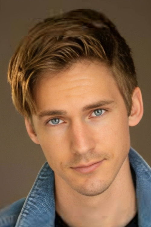 Jacob Tittl as Leonard