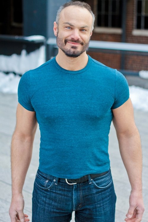 Joe Zaso as Gravedigger