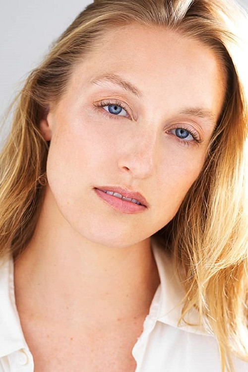 Haley Walter as Laura Leeds