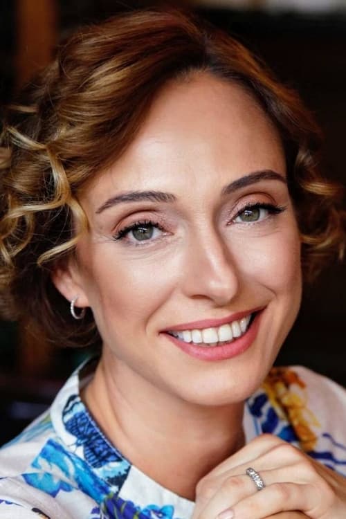 Burcu Almeman as Firuzan