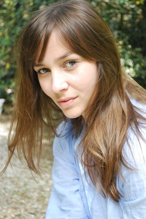 Louise-Anne Hippeau as Sophie