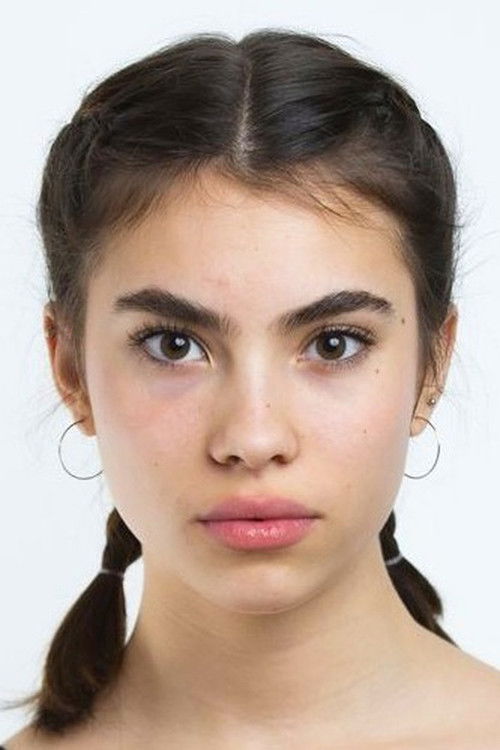 Lilian-Maria as Huhn 3 (voice)