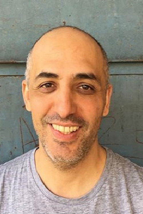 Hakim Romatif as Le vendeur