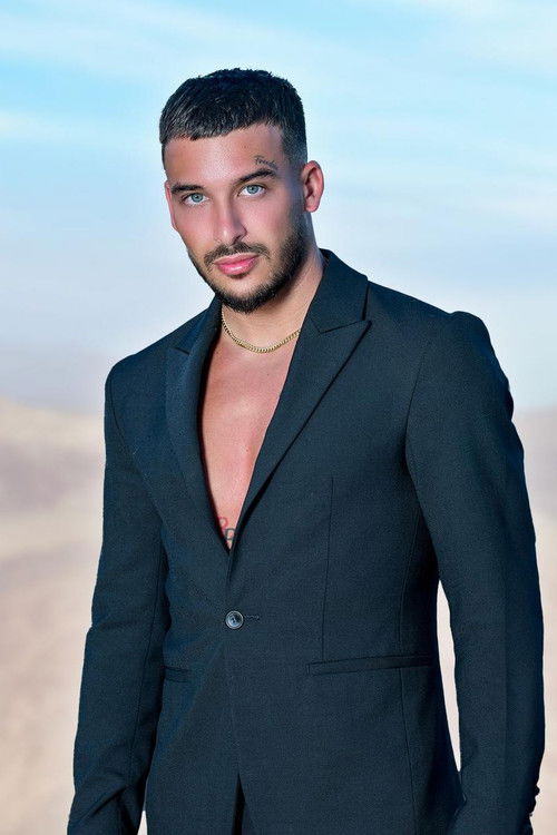 Laurent Correia as Laurent