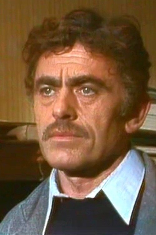 Gilles Ségal as Le lieutenant Terence