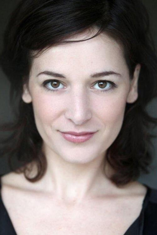 Julie Durand as Lisa