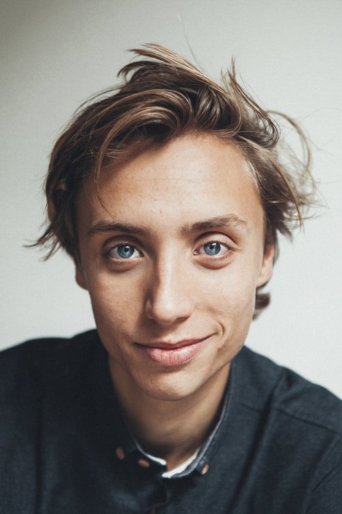 Nils Verkooijen as Nils