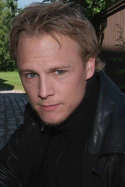 Andreas Andersson as Roger