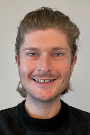 Kjartan Hansen as Poulsen