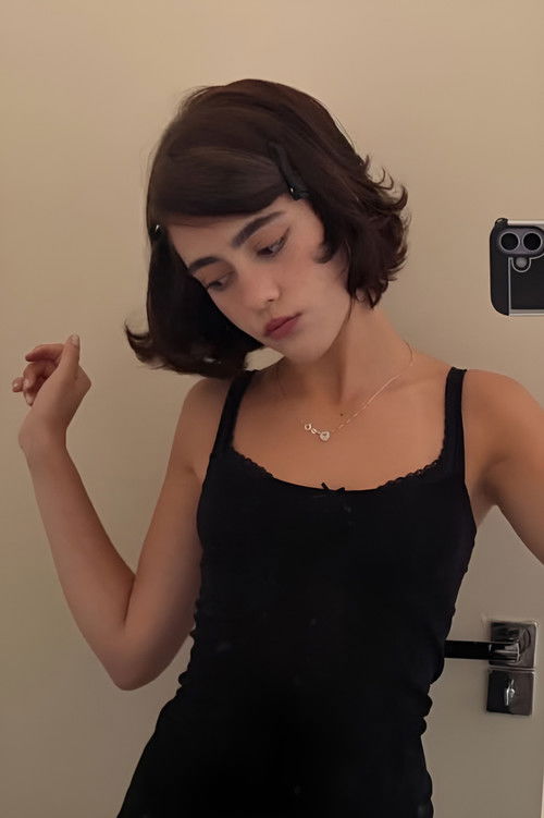 Maria Clara de Almeida Silva as 