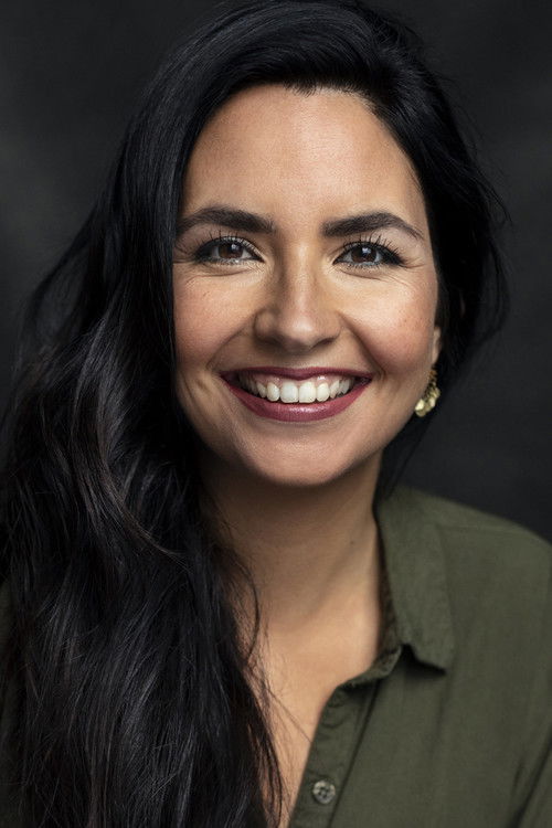 Éloïsa Cervantes as Julie