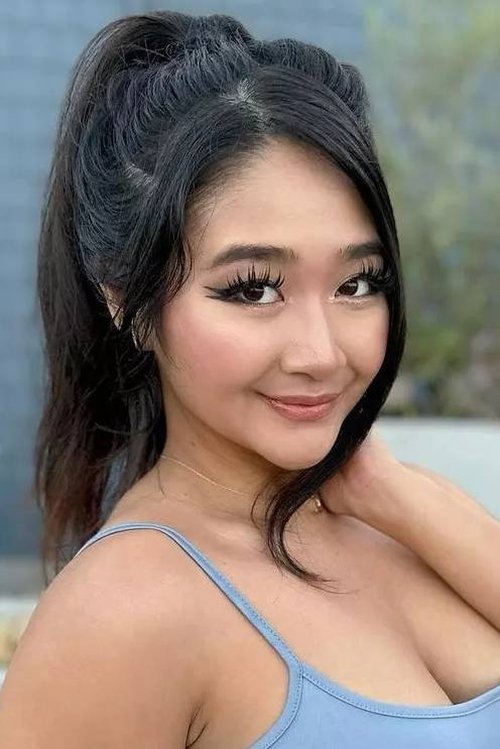 Jasmine Teaa as Beatrice Morland