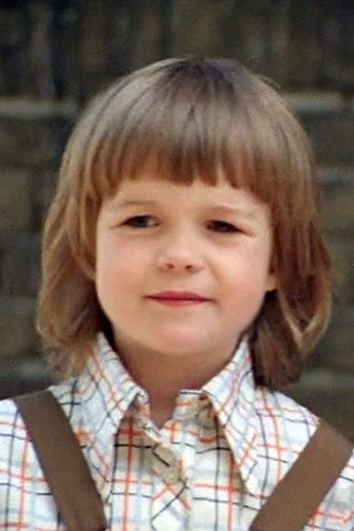 Katrin Jakobeit as Trixi