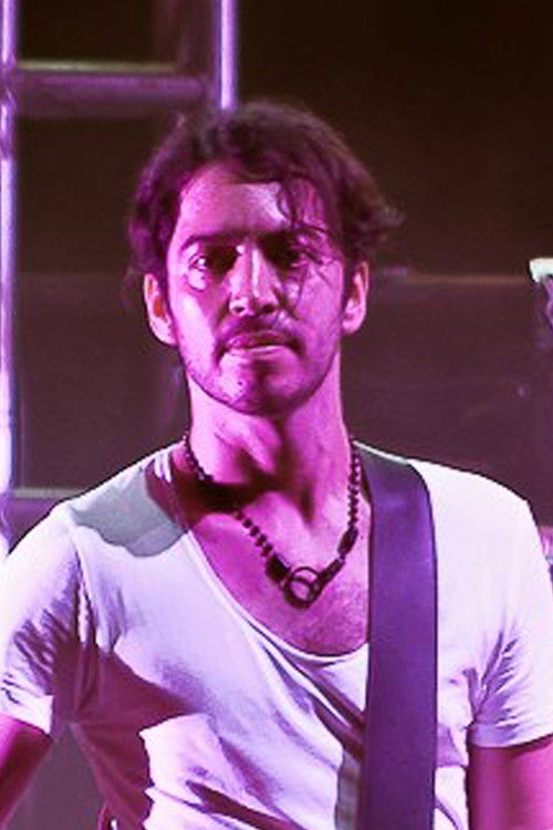 Carlos Palomares as Charlie Daniels