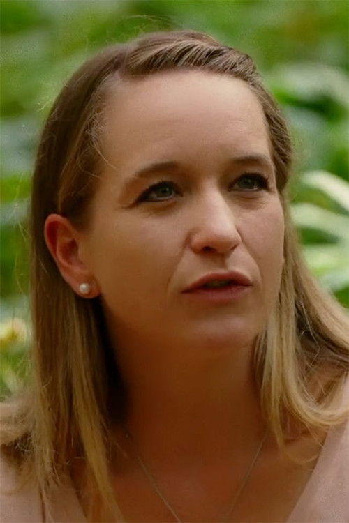 Diana Glück as Diana