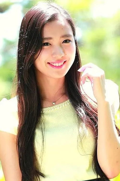 Misaki Saito as Miku Shinoda