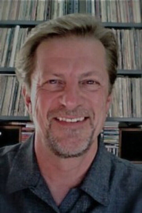 Mark Wheeler as Apos (voice)