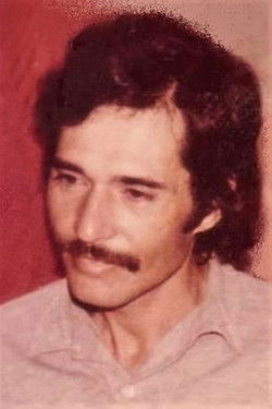 Robert Hải as Henry