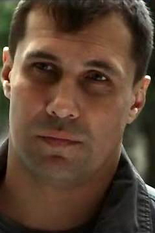 Sergey Pavlov as Bunker