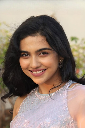 Mamitha Baiju as Reenu