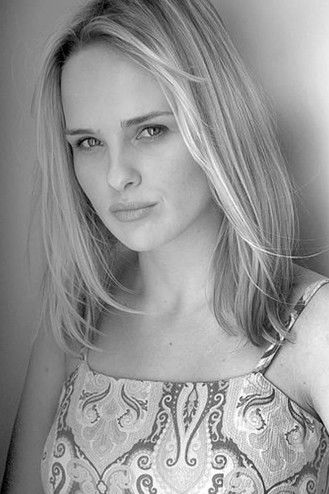 Ryanne Duzich as Amber