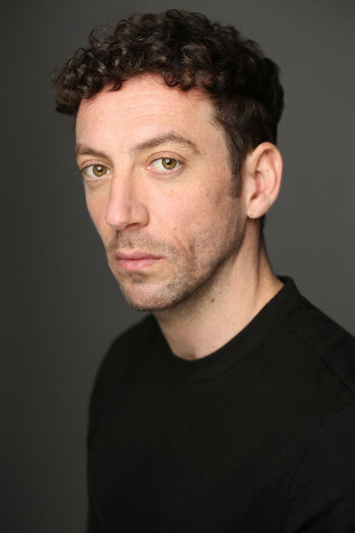 Agustín Otón as Hombre