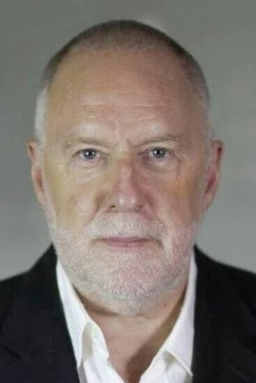 Christian Benedetti as Carlo